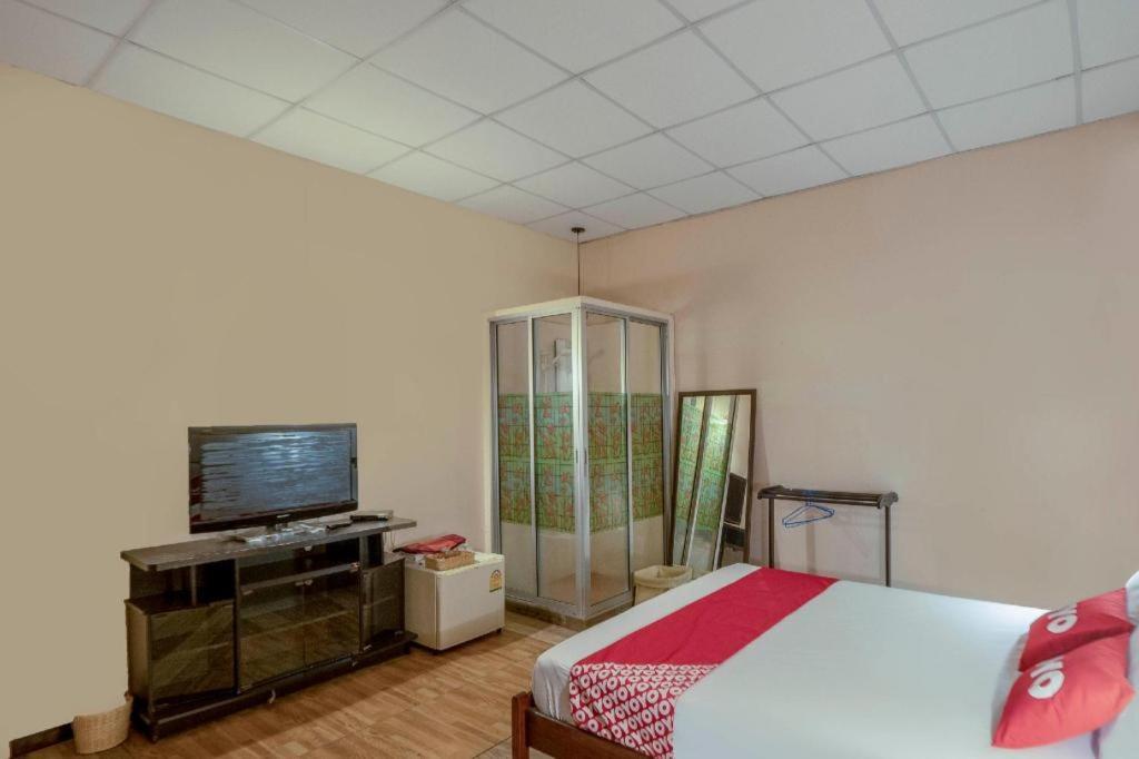 Oyo 1089 Baan Boran Otel Bangkok Dış mekan fotoğraf
